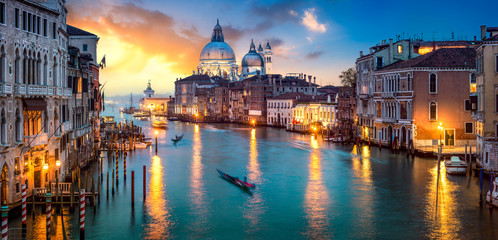 Coucher de soleil sur le Grand Canal à Venise, Italie