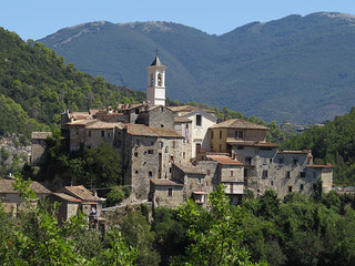 Fototapeta na wymiar Old village in central Italy