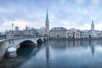 Fototapeta na wymiar Winter landscape of Zurich with lake, Switzerland