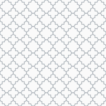 Traditional quatrefoil lattice pattern outline