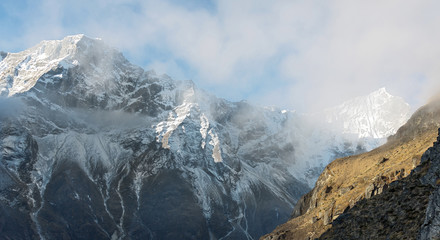 Morning view of himalayan peaks from Sounder peak - Thame, Nepal