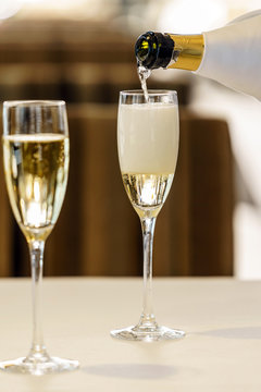 champagne glasses