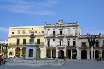 Fototapeta na wymiar Colonial balconies in Havana, Cuba