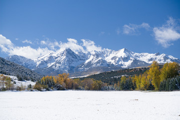 Fototapeta na wymiar winter mountain range colorado