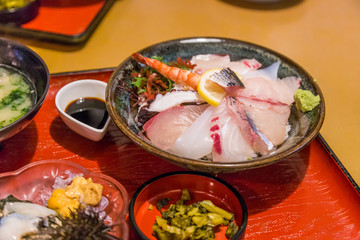Chirashi Ju - Sashimi rice bowl and urchin