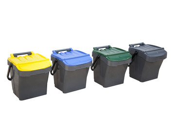 raccolta differenziata metallo vetro plastica carta