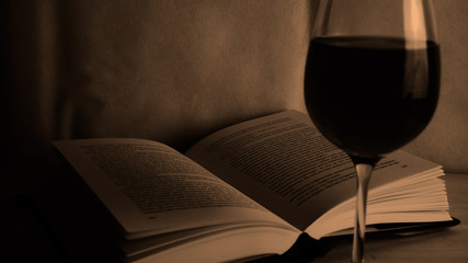 Auszeit mit einem Glas Wein