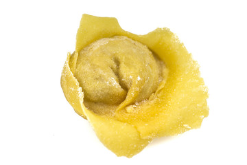 flouring tortellini ready to cook in the broth