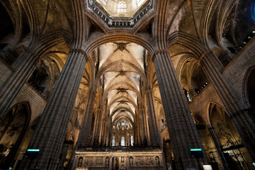 Obraz premium Cathedral of barcelona interior view