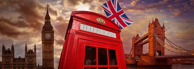 Zelfklevend Fotobehang London photomount met telefooncel © lunamarina