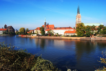 Ostrów Tumski we Wrocławiu jesienią