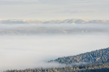 Słoneczny poranek w górach