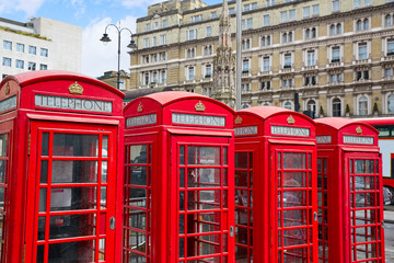Fototapeta na wymiar London old red Telephone boxes