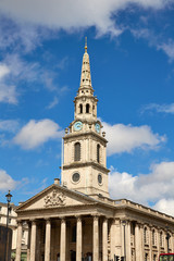 Fototapeta na wymiar London Trafalgar Square St Martin church