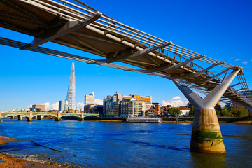 Obraz premium London Millennium bridge skyline UK