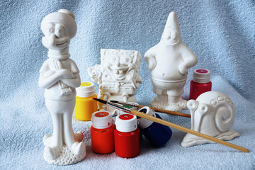 Набор для творчества. На фото изображены гипсовые...