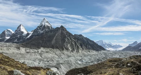 Photo sur Plexiglas Cho Oyu Panoramic view Gokyo Glacier and Chola peak (6069 m) in the area of Cho Oyu - Gokyo region, Nepal, Himalayas