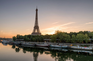 Fototapeta na wymiar Paris Sunrise