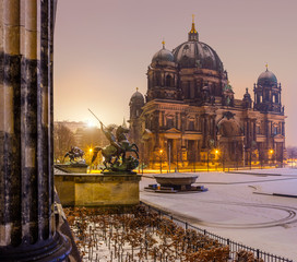 Berlin Mitte Dom / Lustgarten Sonnenaufgang, Mueseumsinsel, moody Berlin, Berliner Museum, typisch...