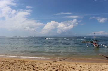 Fototapeta na wymiar バリ、サヌールビーチの風景
