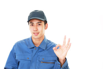 ガッツポーズの宅配人
