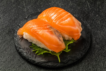 鮭のにぎり寿司　Finger sushi of the salmon