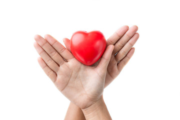 Fototapeta premium kobieta ręce, dając czerwone serce
