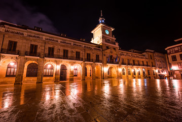 Fototapeta na wymiar Oviedo city hall