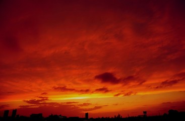 燃え上がるような夕景