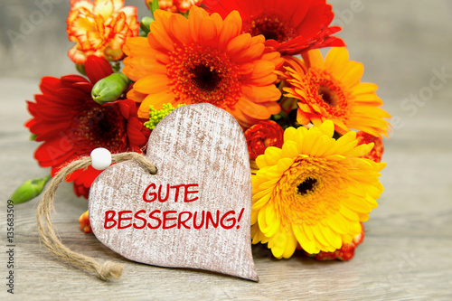 "Blumen und Herz Gute Besserung!" Stockfotos und lizenzfreie Bilder