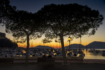 tramonto a Lerici con panchina
