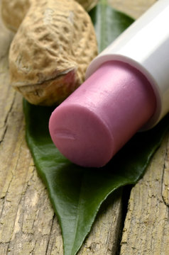 Lip balm Lippenpflegestift Burrocacao Baume &agrave; l&egrave;vres Гигиеническая помада Salve L&auml;ppbalsam Balz&aacute;m na rty مرهم الشفاه 