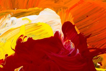 Farbmischung mit Gouache-Farben, Rot, Orange, Gelb und Weiß