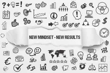 New Mindset - New Results / weißes Papier mit Symbole