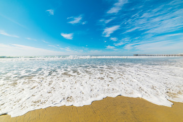 Fototapeta na wymiar Golden shore in Pacific beach
