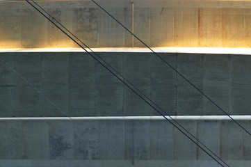 Lichtspiel unter der Autobahnbrücke