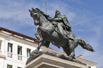 Obraz premium Equestrian Victor Emmanuel II monument closeup in Venice, Italy.