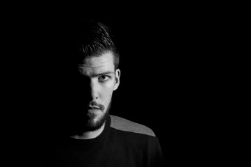 Obraz premium Serious look black and white