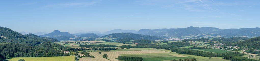 gruene landschaft panorama
