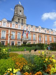Fototapeta na wymiar Hôtel de ville et beffroi de Boulogne-sur-mer (France)