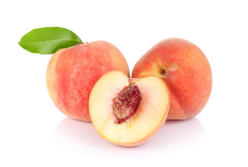 Fototapeta na wymiar peach and split isolated on white background