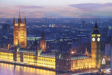 Fototapeta na wymiar Elevated view of Big Ben and the Houses of Parliament at dusk