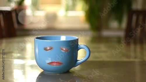 "Kaffeepause Tasse mit Gesicht" Stockmaterial und ...