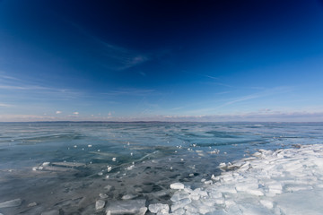 Fototapeta premium frozen lake Balaton