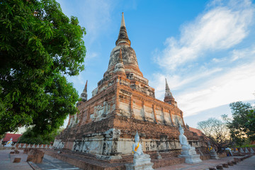 Wat Yai Chaimongkol temple is regarded as the most important historical sites and temples. The most popular temple in Ayutthaya province.