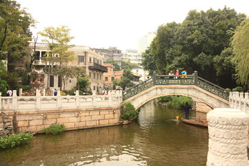 Fototapeta na wymiar Liwan Lake Park in Guangzhou, China