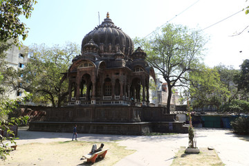 The Chhatris of Indore were built in the late 1800s in the memory of Holkar rulers and the tombs are built on the cremation spot of the Holkar rulers near Rajwada.