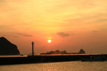 外浦港の日の出　宮崎県日南市