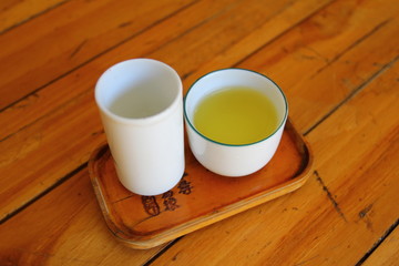chinese cup and green tea (oolong)