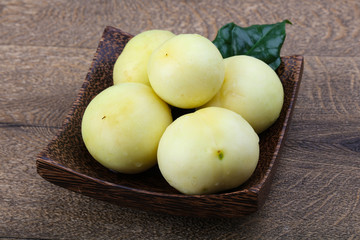 Nectarines in the bowl